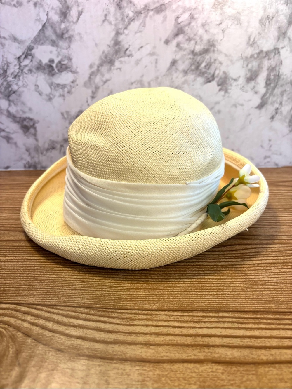 VTG Patrice Woven Straw Style Cloche Hat Cream Ruched Flower